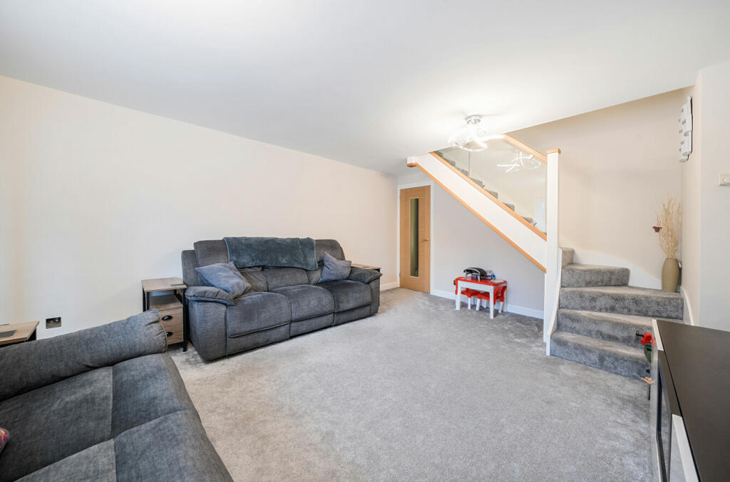 Additional property image - Rayfield Close, Barnston, Dunmow, Essex, CM6