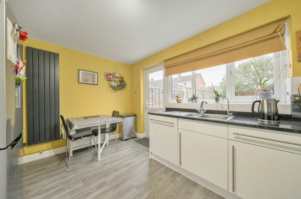 Additional property image - Rayfield Close, Barnston, Dunmow, Essex, CM6