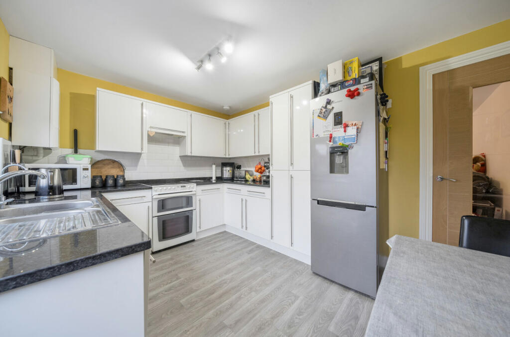 Additional property image - Rayfield Close, Barnston, Dunmow, Essex, CM6