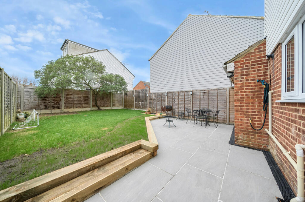 Additional property image - Rayfield Close, Barnston, Dunmow, Essex, CM6