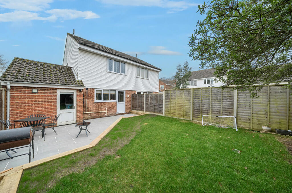 Additional property image - Rayfield Close, Barnston, Dunmow, Essex, CM6