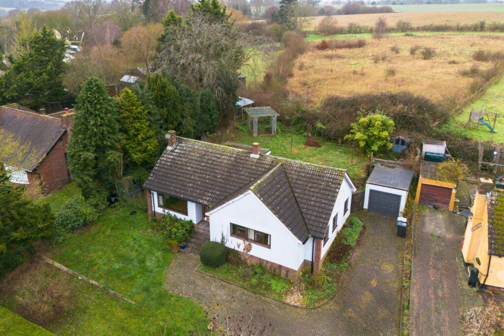 Additional property image - Radleys End, Duton Hill, Dunmow, Essex, CM6