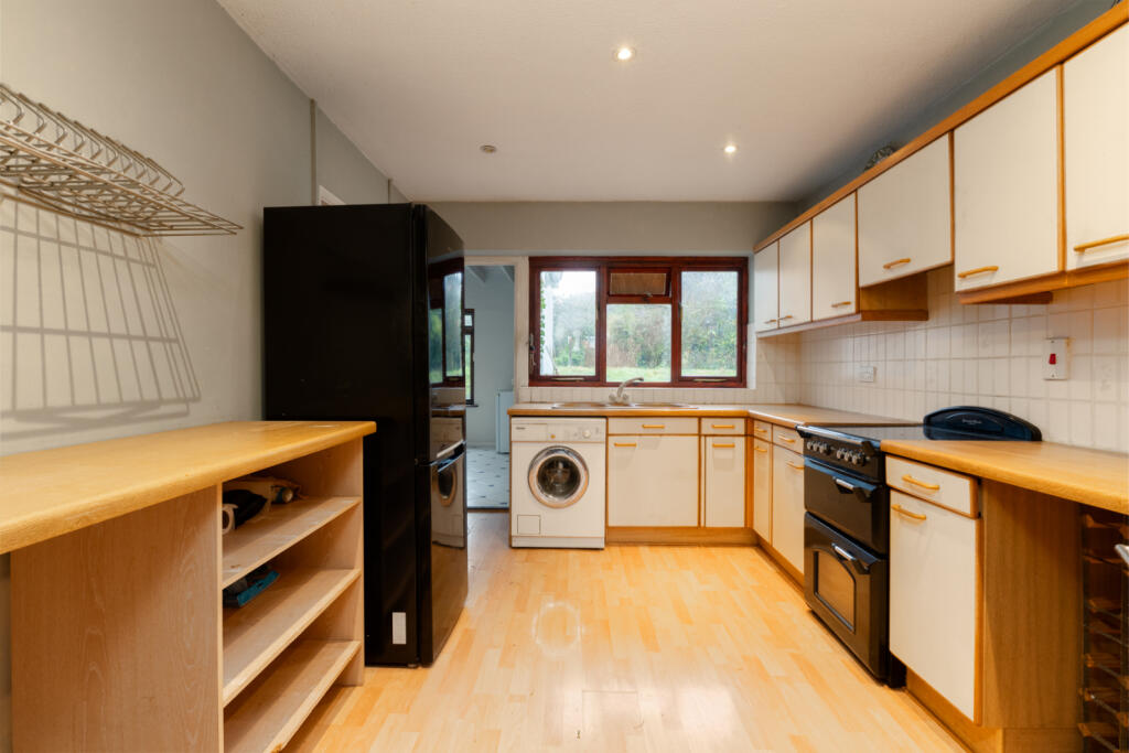 Additional property image - Radleys End, Duton Hill, Dunmow, Essex, CM6