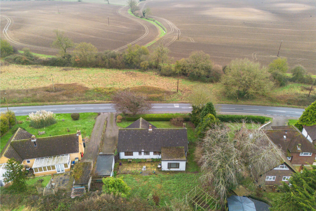 Additional property image - Radleys End, Duton Hill, Dunmow, Essex, CM6