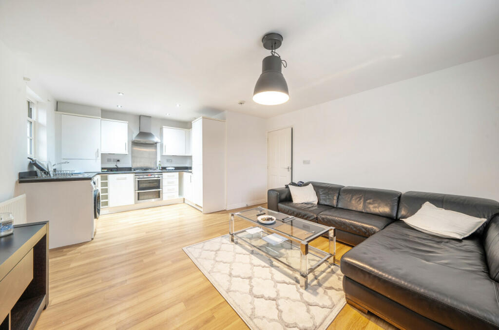Additional property image - White Hart Way, Dunmow, Essex, CM6