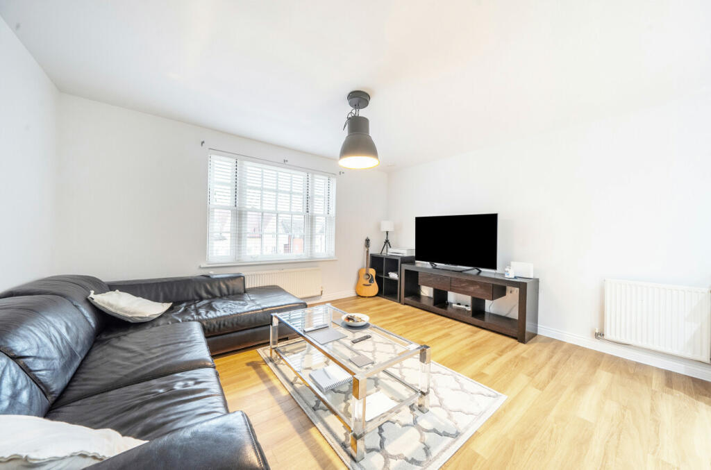 Additional property image - White Hart Way, Dunmow, Essex, CM6
