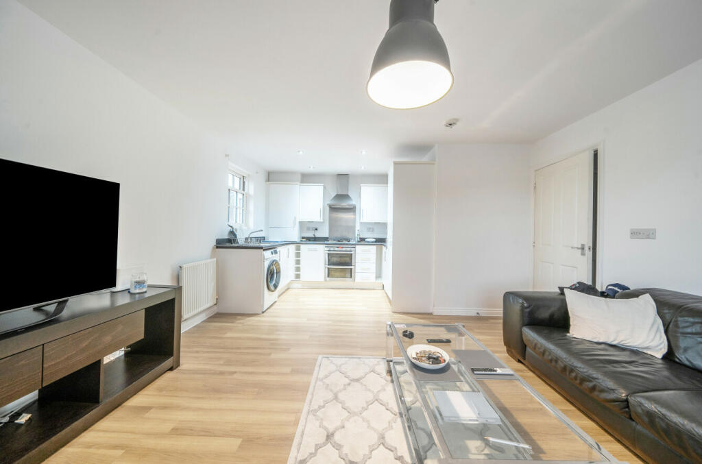 Additional property image - White Hart Way, Dunmow, Essex, CM6