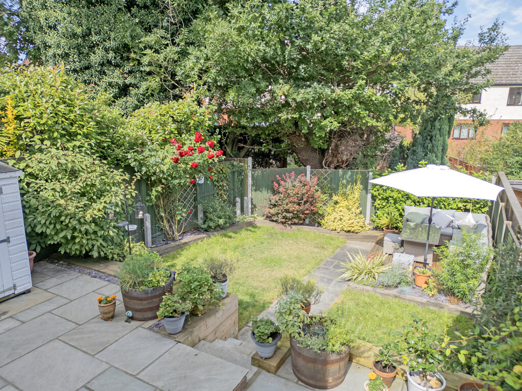 Additional property image - Barley Lane, Dunmow, Essex, CM6