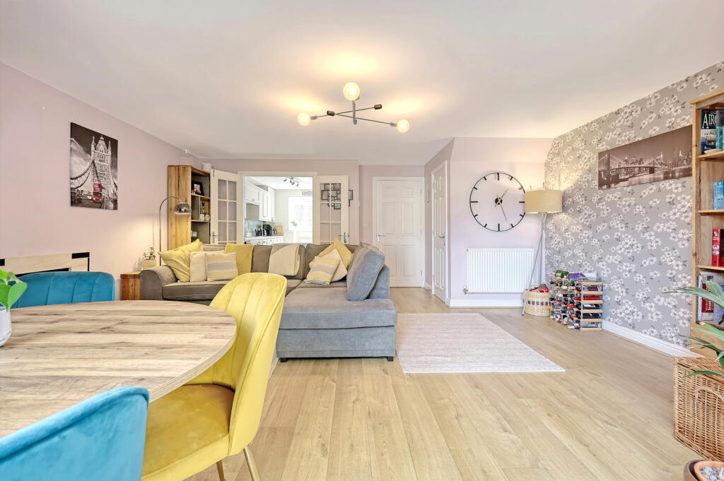 Additional property image - Barley Lane, Dunmow, Essex, CM6