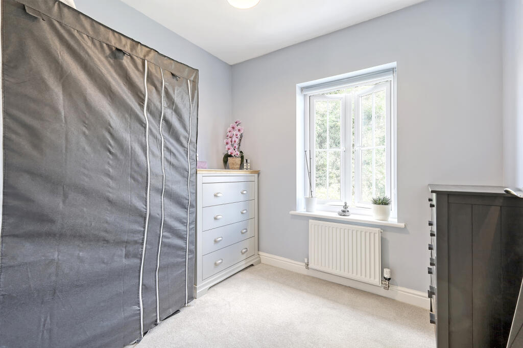 Additional property image - Barley Lane, Dunmow, Essex, CM6