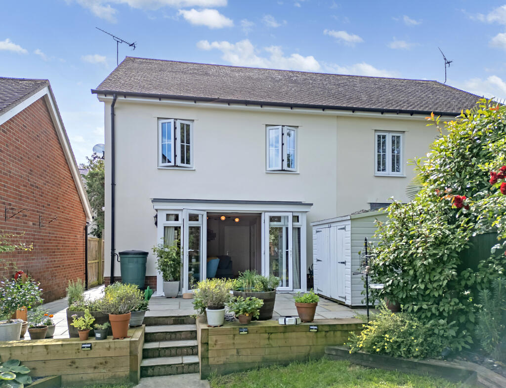 Additional property image - Barley Lane, Dunmow, Essex, CM6