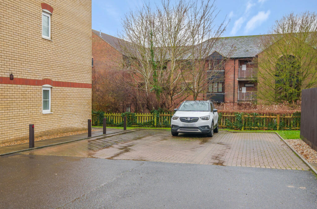 Additional property image - Haslers Lane, Dunmow, Essex, CM6