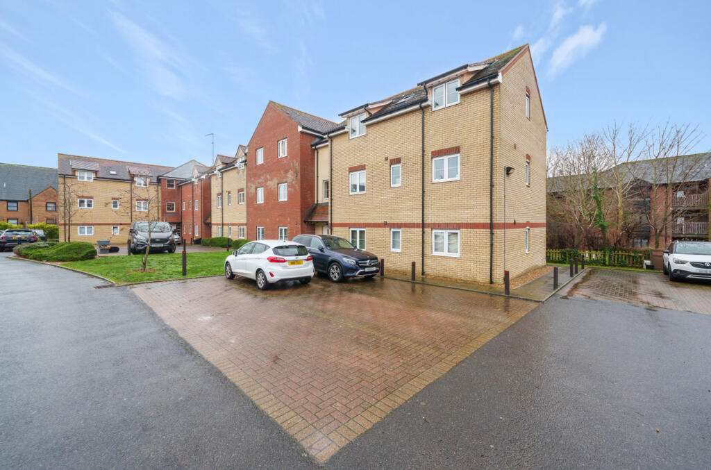 Additional property image - Haslers Lane, Dunmow, Essex, CM6