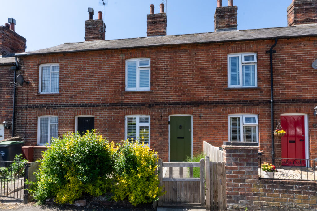 Main image of property: High Street, Dunmow, Essex, CM6