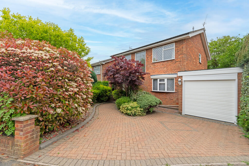 Main image of property: Woodview Road, Dunmow, Essex, CM6