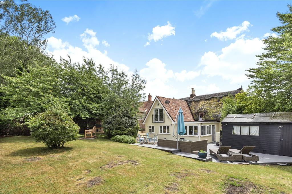 4 bedroom detached house for sale in Duton Hill, Dunmow, CM6