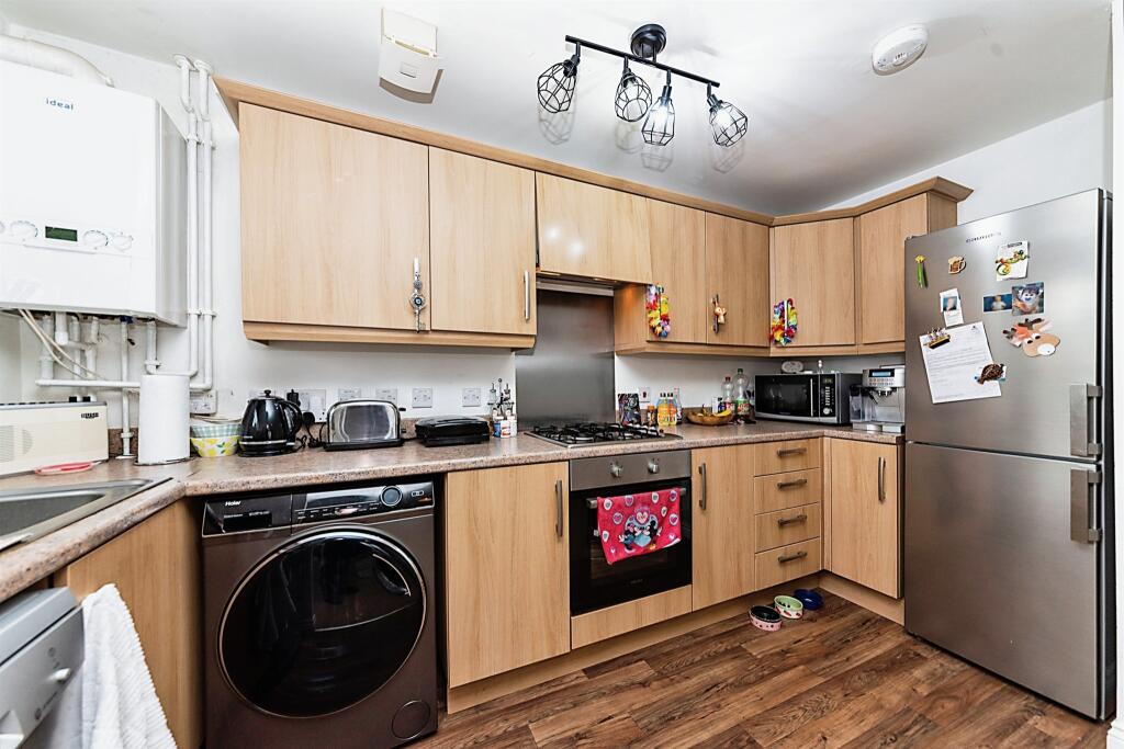 2 bedroom flat for sale in Conyger Close, Great Oakley, Corby, NN18