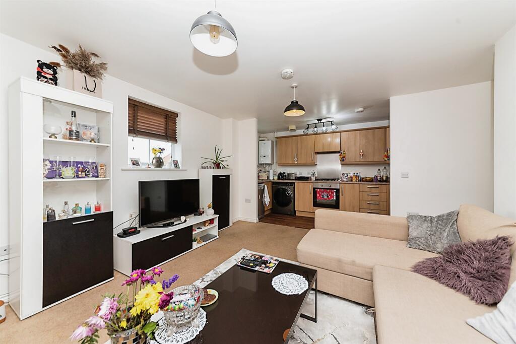 2 bedroom flat for sale in Conyger Close, Great Oakley, Corby, NN18