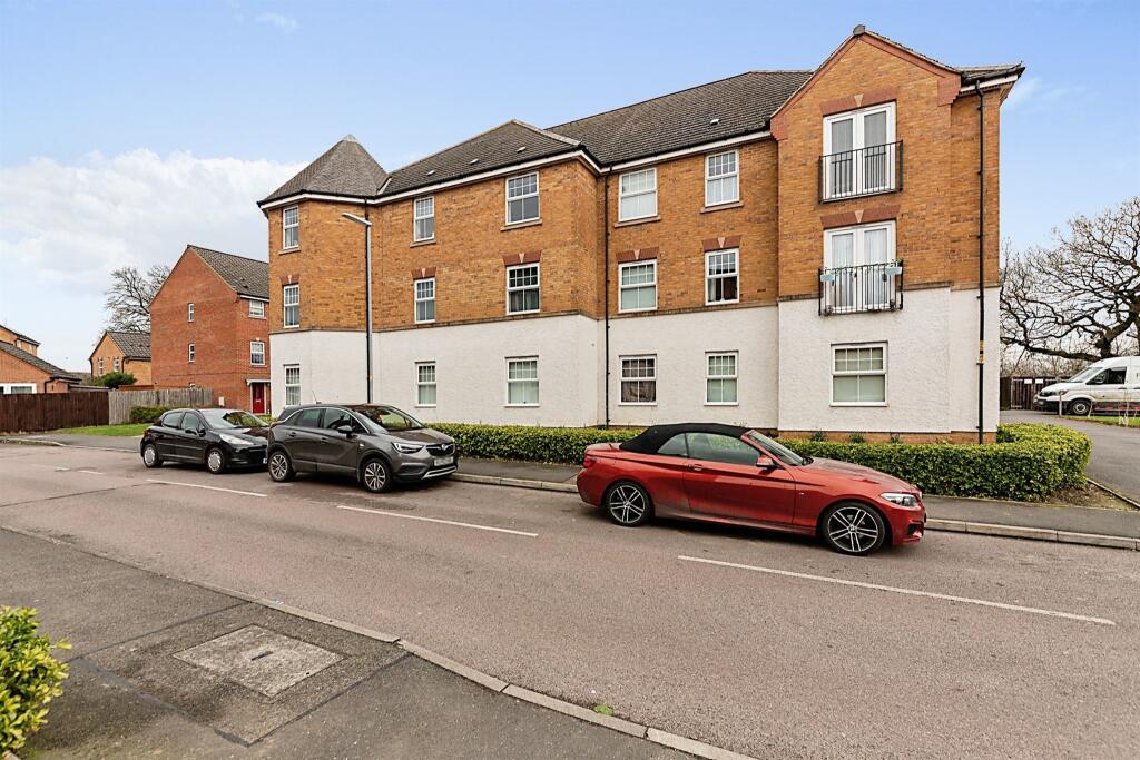 2 bedroom flat for sale in Conyger Close, Great Oakley, Corby, NN18