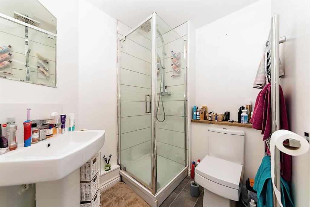 2 bedroom flat for sale in Conyger Close, Great Oakley, Corby, NN18