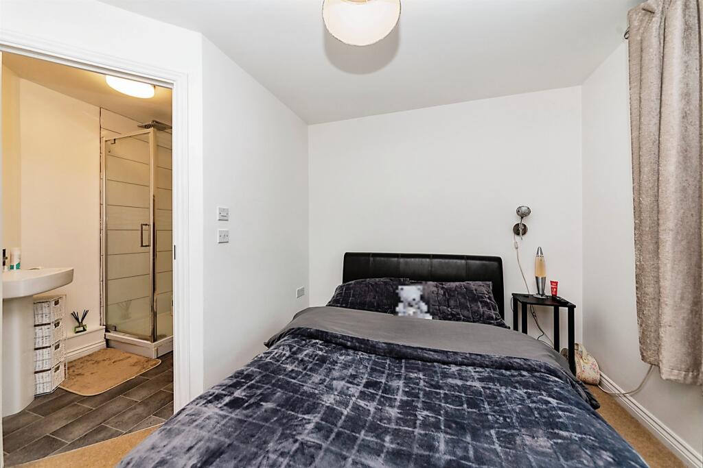 2 bedroom flat for sale in Conyger Close, Great Oakley, Corby, NN18