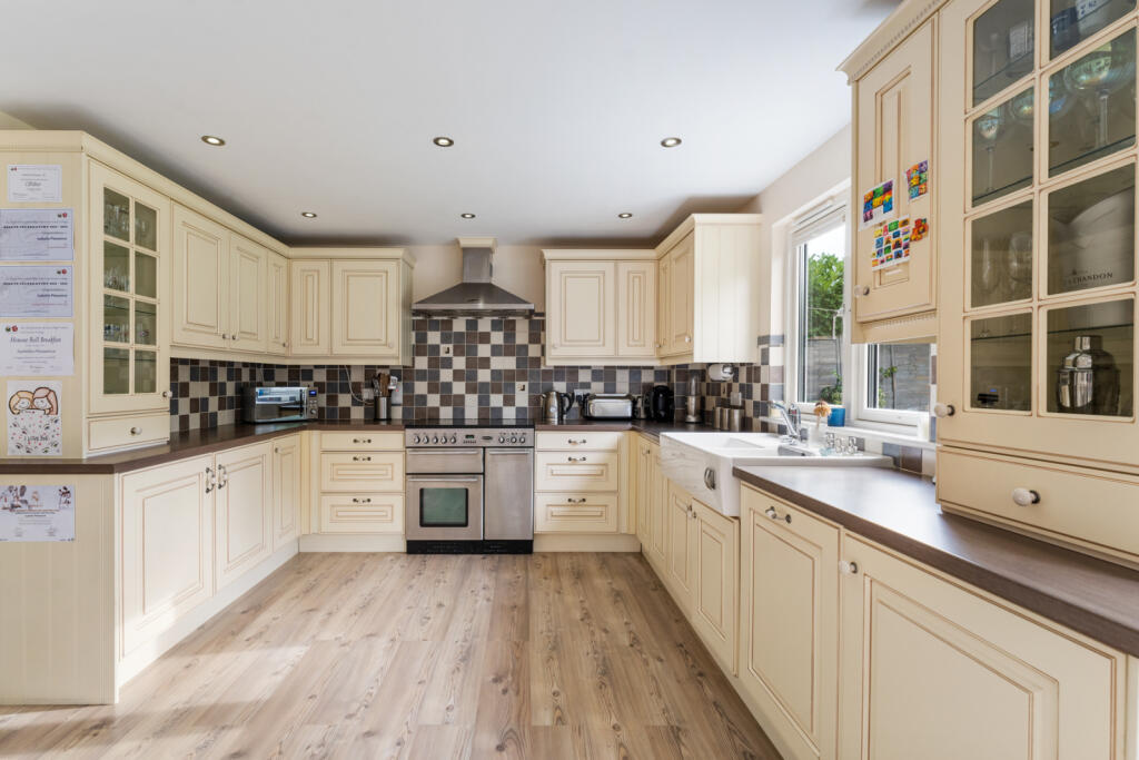 Additional property image - Bullocks Lane, Hope End Green, Great Canfield, Takeley, Essex, CM22
