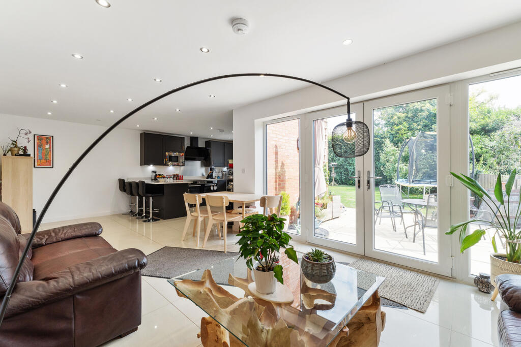 Additional property image - St. Johns Crescent, Stansted, CM24