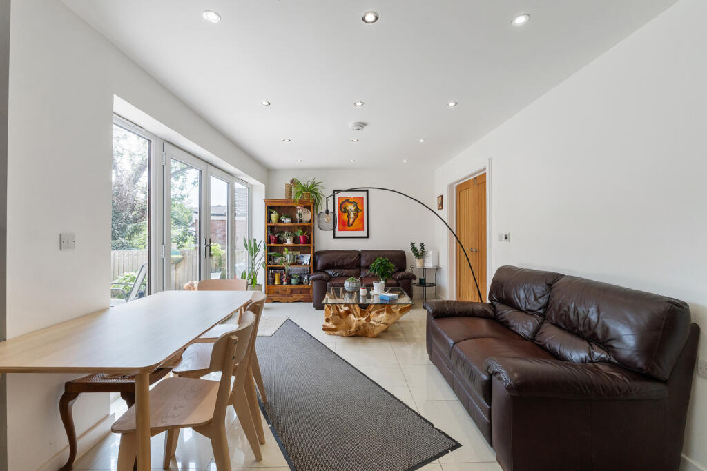 Additional property image - St. Johns Crescent, Stansted, CM24