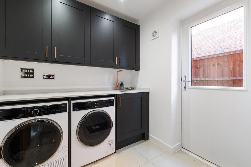 Additional property image - St. Johns Crescent, Stansted, CM24