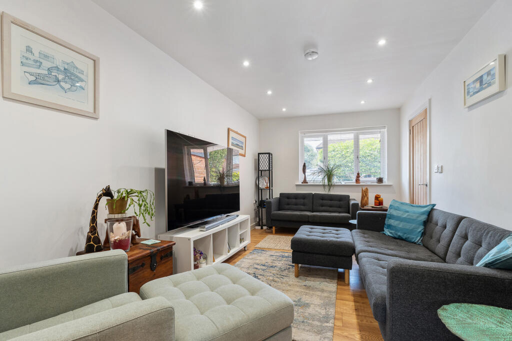 Additional property image - St. Johns Crescent, Stansted, CM24