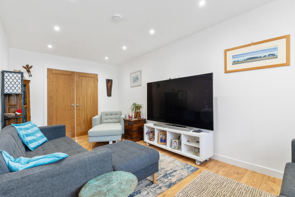 Additional property image - St. Johns Crescent, Stansted, CM24