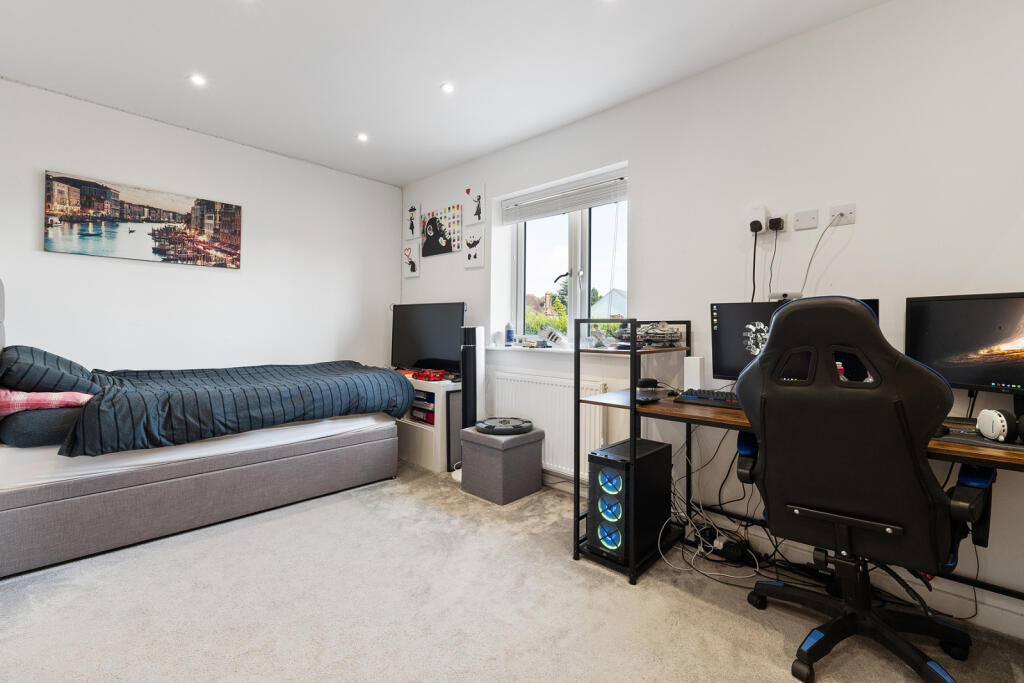 Additional property image - St. Johns Crescent, Stansted, CM24