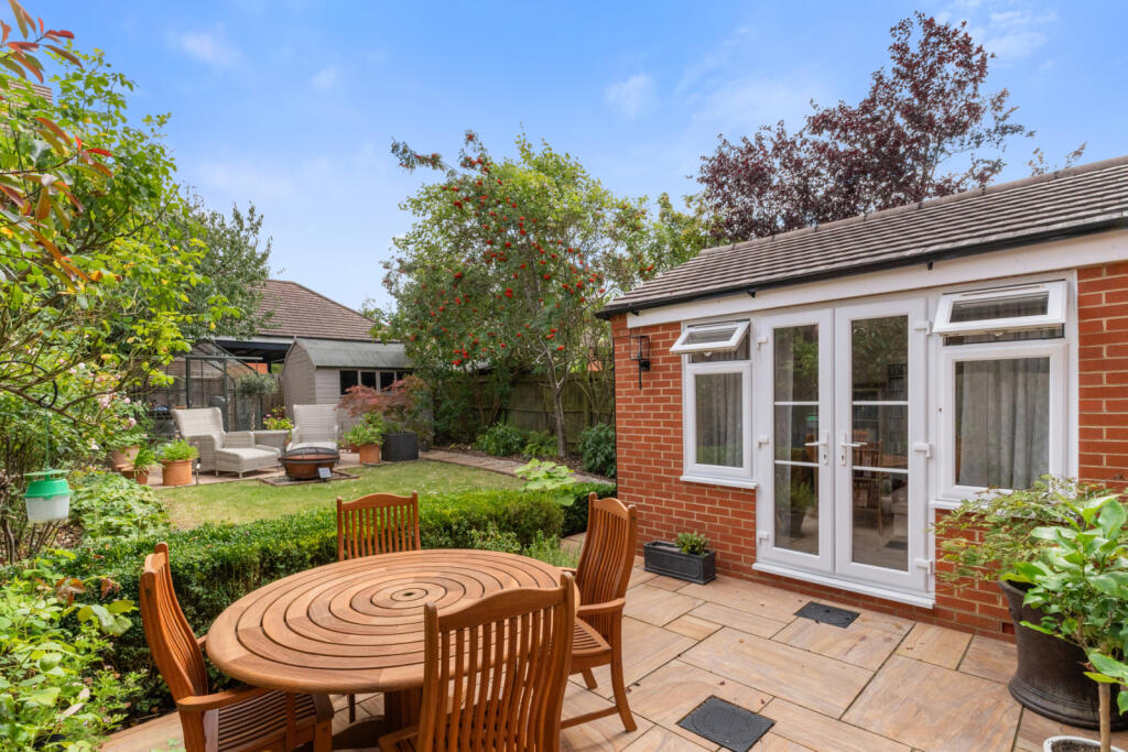 Additional property image - Walson Way, Stansted, Essex, CM24