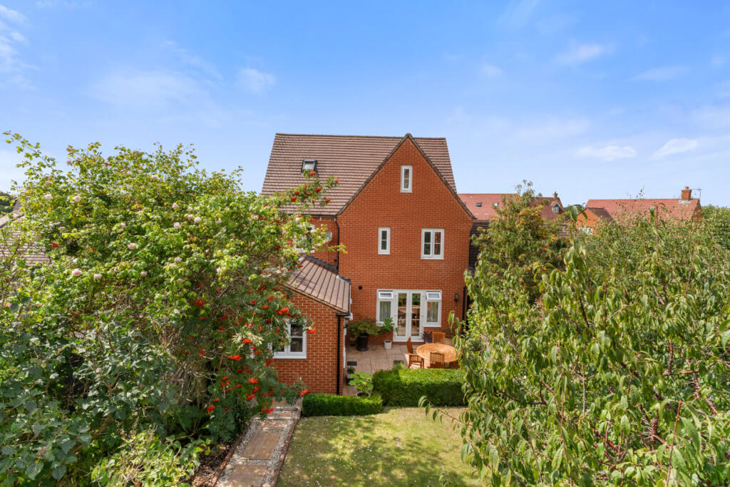 Additional property image - Walson Way, Stansted, Essex, CM24