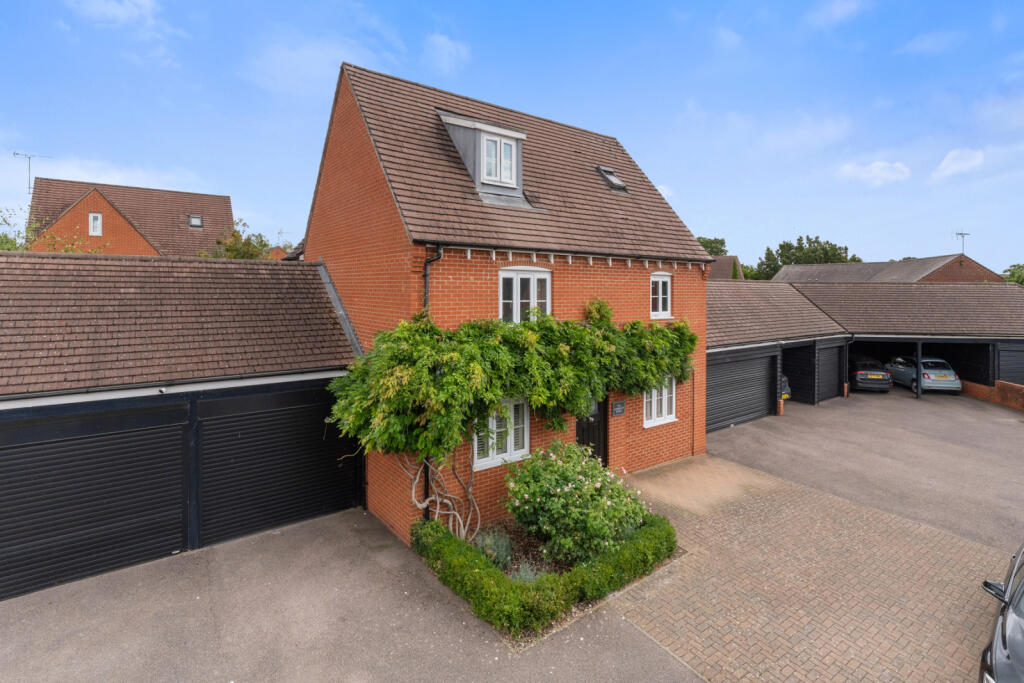 Additional property image - Walson Way, Stansted, Essex, CM24