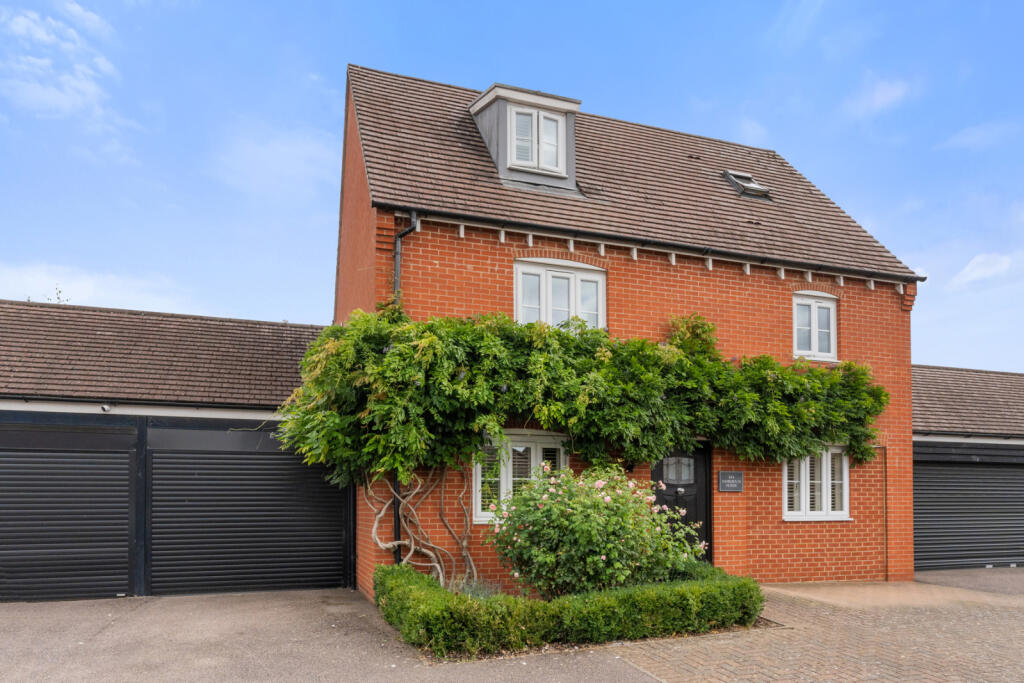Additional property image - Walson Way, Stansted, Essex, CM24