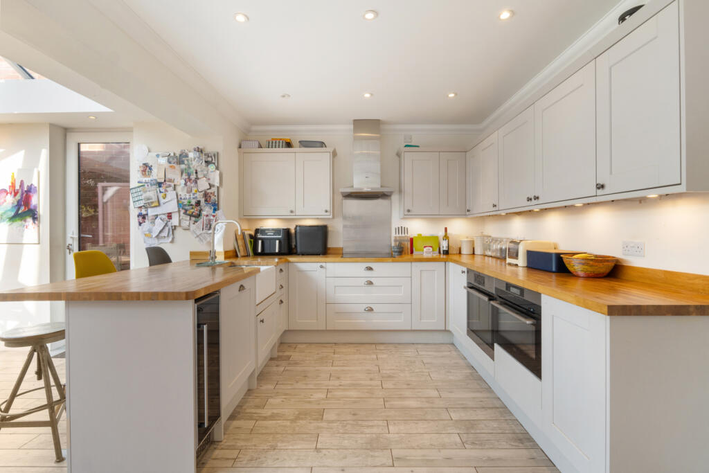 Additional property image - Sanders Close, Stansted, Essex, CM24