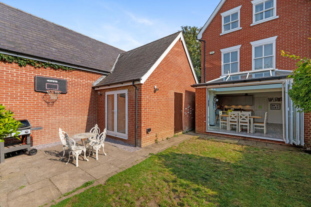 Additional property image - Sanders Close, Stansted, Essex, CM24