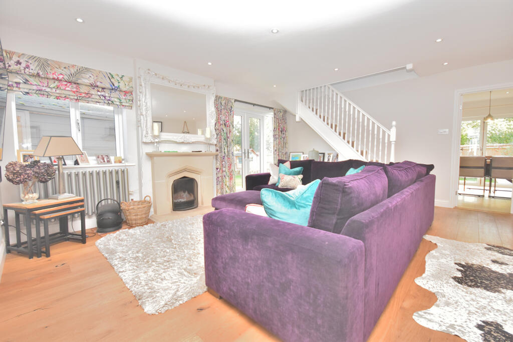 Additional property image - Meadowcroft, Stansted, Essex, CM24