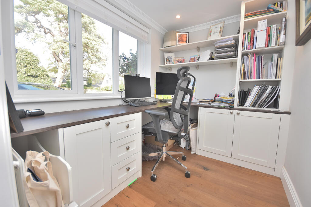 Additional property image - Meadowcroft, Stansted, Essex, CM24