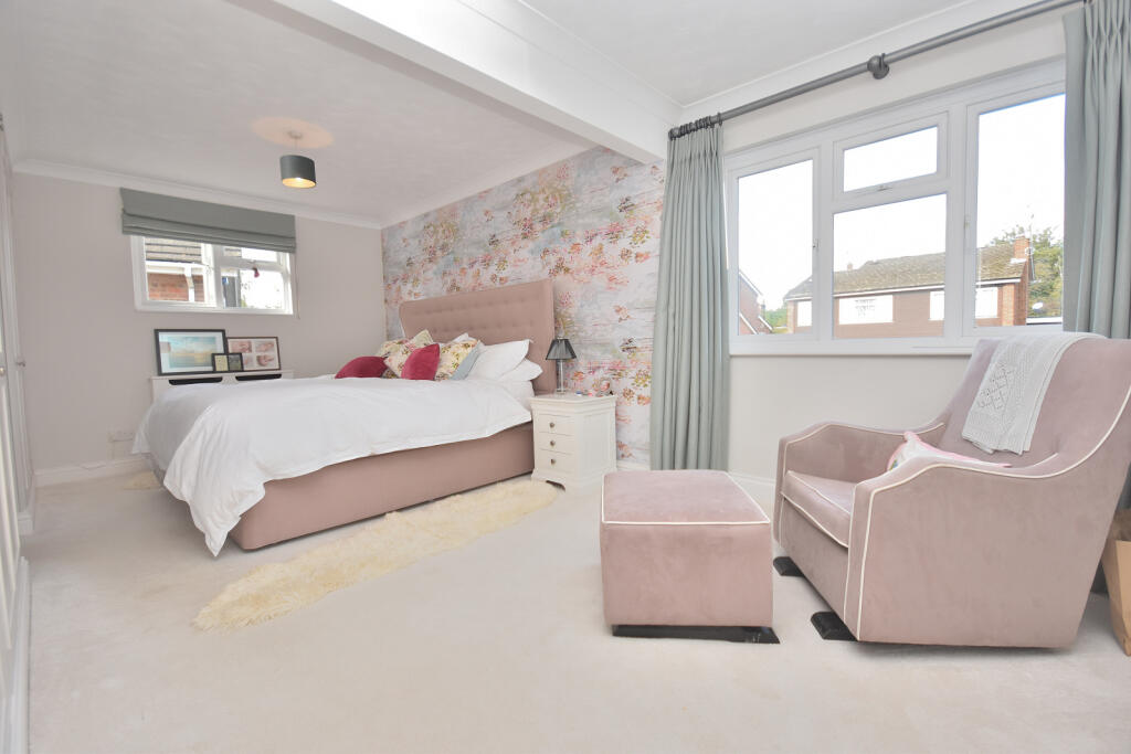 Additional property image - Meadowcroft, Stansted, Essex, CM24