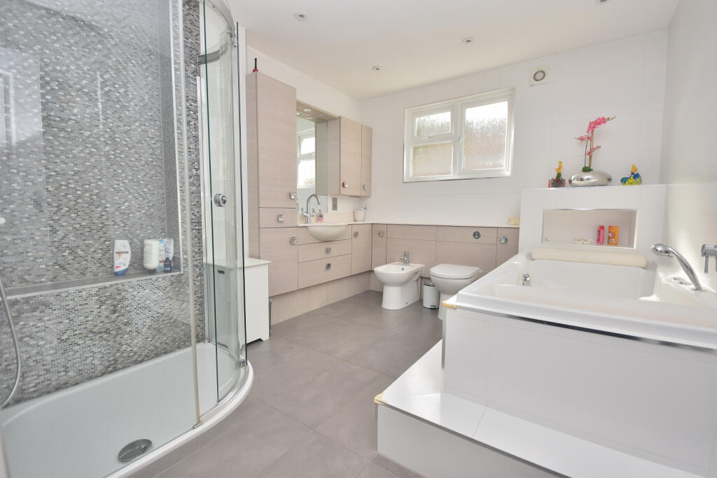 Additional property image - Meadowcroft, Stansted, Essex, CM24