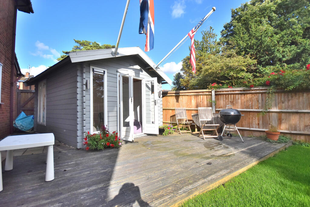 Additional property image - Meadowcroft, Stansted, Essex, CM24