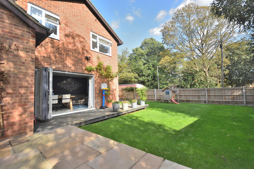 Additional property image - Meadowcroft, Stansted, Essex, CM24
