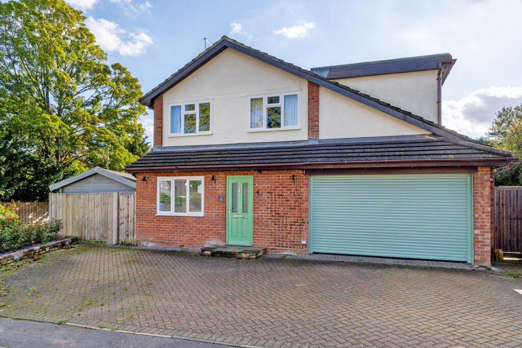 Additional property image - Meadowcroft, Stansted, Essex, CM24