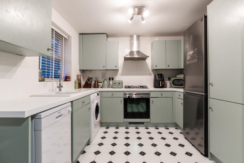 Additional property image - Felstead Crescent, Stansted, Essex, CM24
