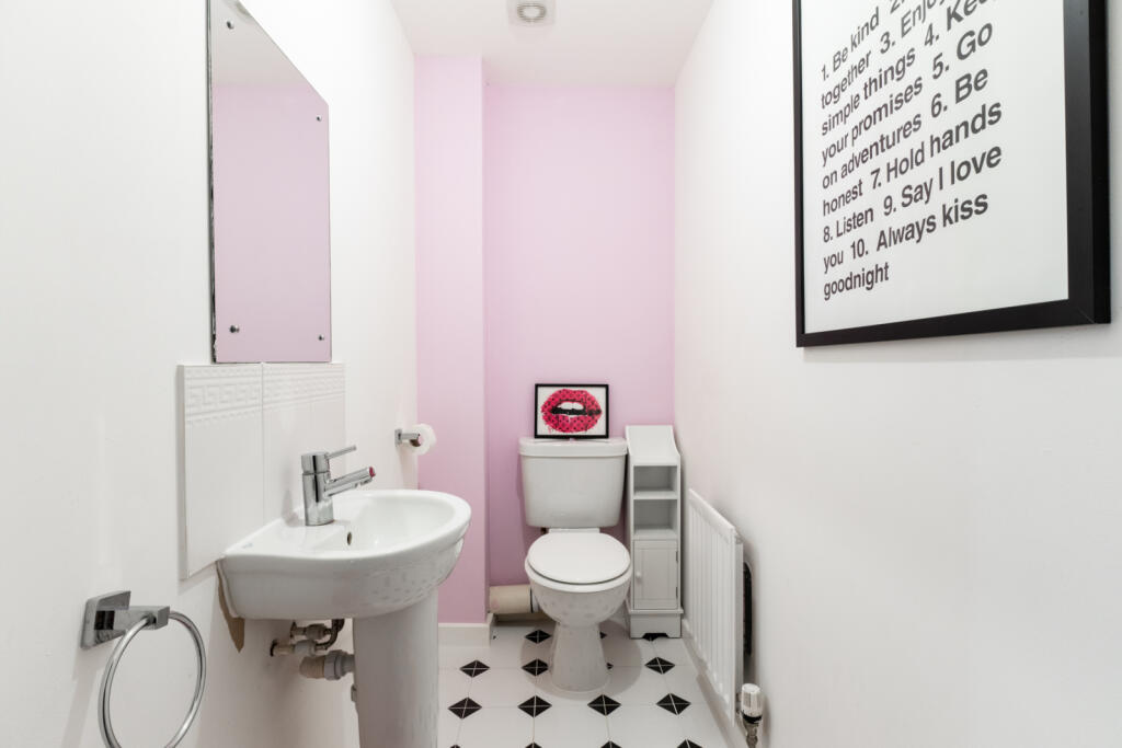 Additional property image - Felstead Crescent, Stansted, Essex, CM24