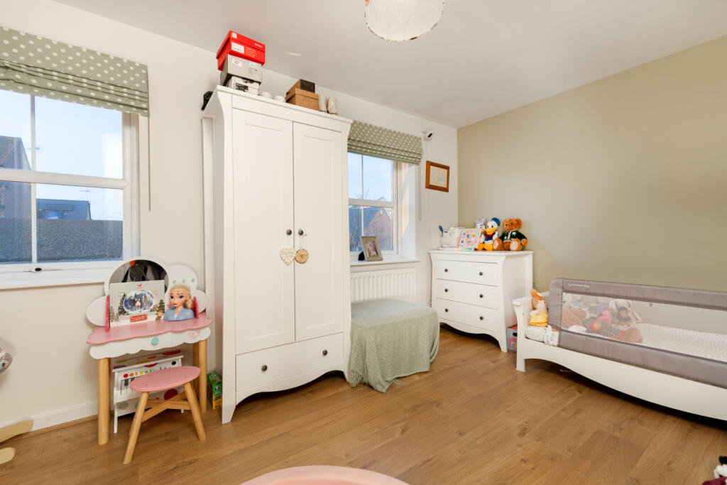 Additional property image - Felstead Crescent, Stansted, Essex, CM24