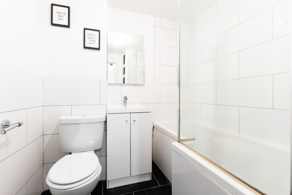 Additional property image - Felstead Crescent, Stansted, Essex, CM24