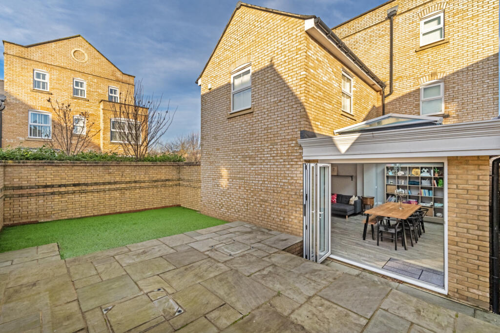 Additional property image - Banks Lane, Stansted, Essex, CM24